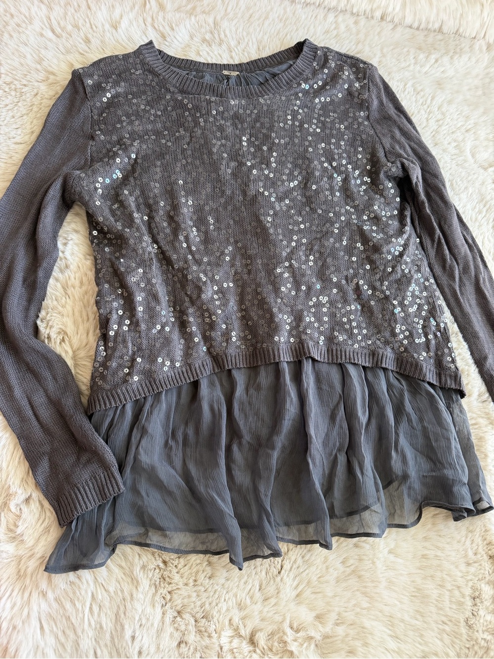Sequin Knit Layered Hem Women's Top - Gray